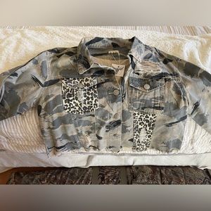 POL Camo distressed crop jacket